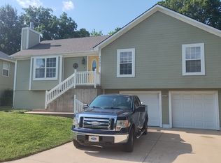 2505 NW Richard Dr, Blue Springs, MO 64015