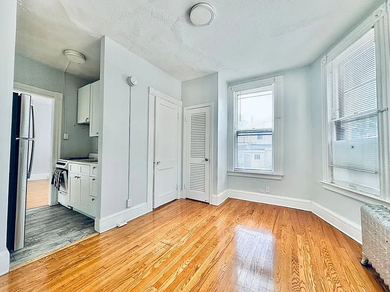19-21 Lynwood Pl — Photo 5