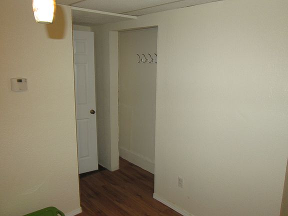 DR 10"x12' hardwood floor