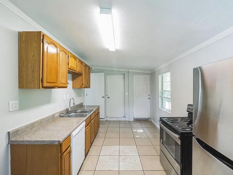 7617 Udine Ave — Photo 10