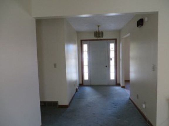 4th image of 92 Marvin Ave