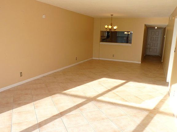 2nd image of 4704 Lucerne Lakes Boulevard E #105