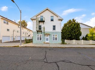 77 Walnut St, Holyoke, MA 01040