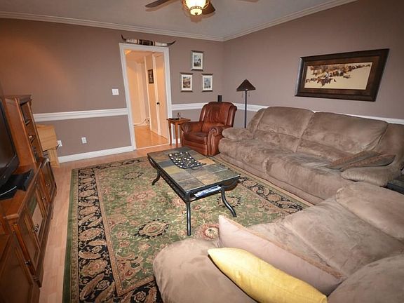 2nd image of 7502 Cottonwood Ct