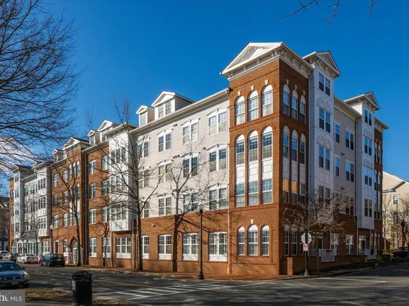 171 Somervelle St APT 211, Alexandria, VA 22304