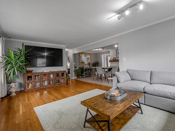 2nd image of 614 Nakomi Dr