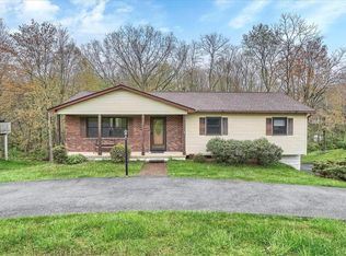 11 Glenwood Rd, Poughkeepsie, NY 12603