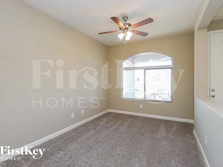 3915 W Alabama Ln — Photo 4