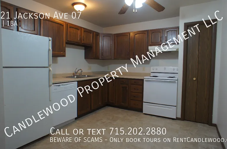 3521 Jackson Ave #7 — Photo 5