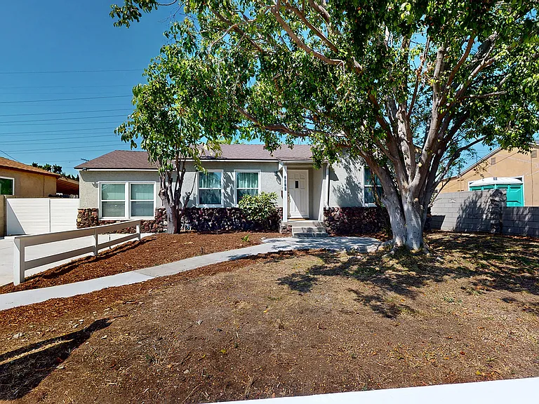 7827 Rhodes Ave — Photo 36