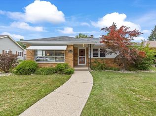 2620 Johnson Rd, Kenosha, WI 53143