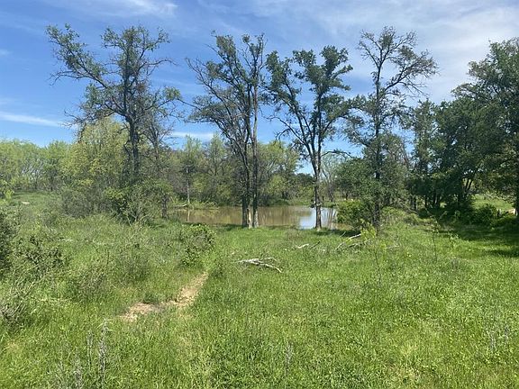 3rd image of 406 W Bell St Lot 28