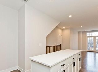 2639 N Wayne Ave #1, Chicago, IL 60614