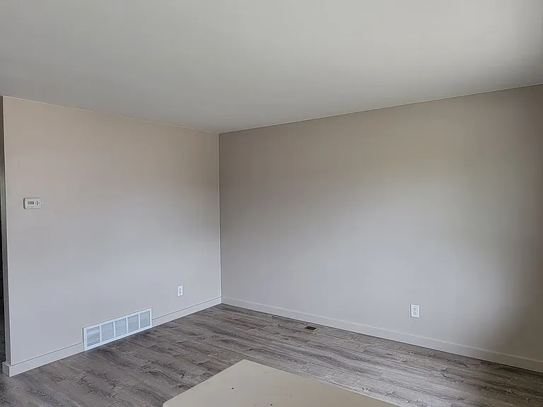 608 Harding Ave — Photo 2
