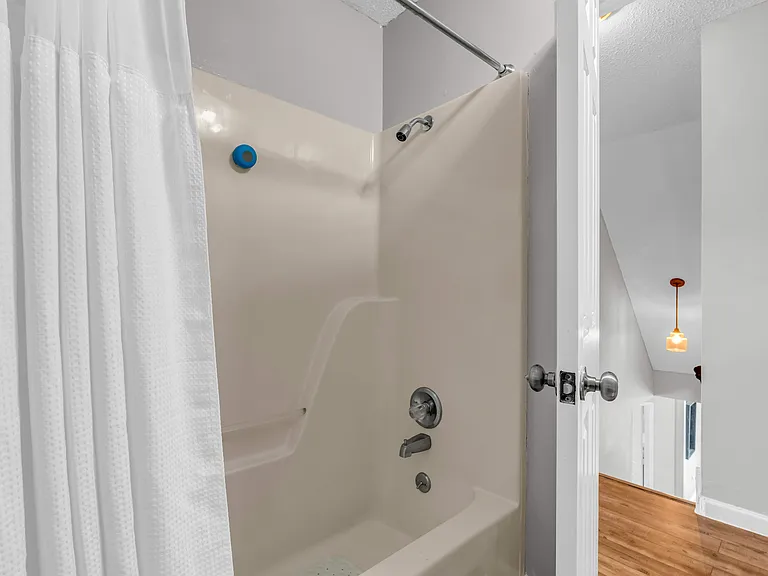 313 Hillfield Cv — Photo 3