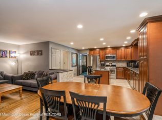 194 Pease Rd, Manalapan, NJ 07726