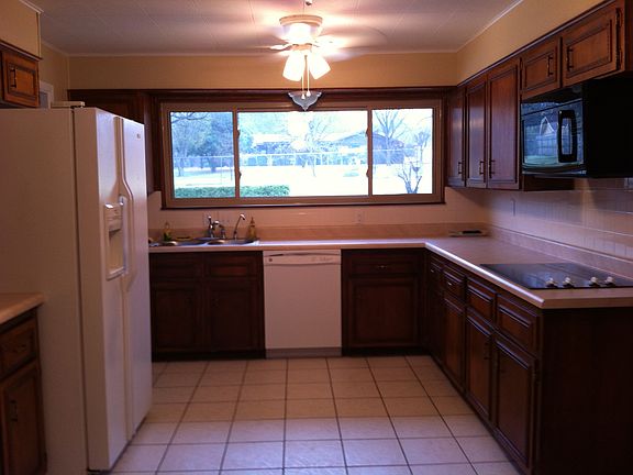 4th image of 207 S Roy Reynolds Dr