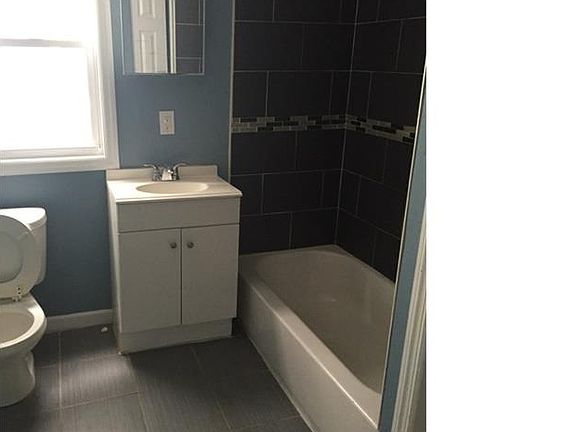 3rd image of 935 S 20th St #1