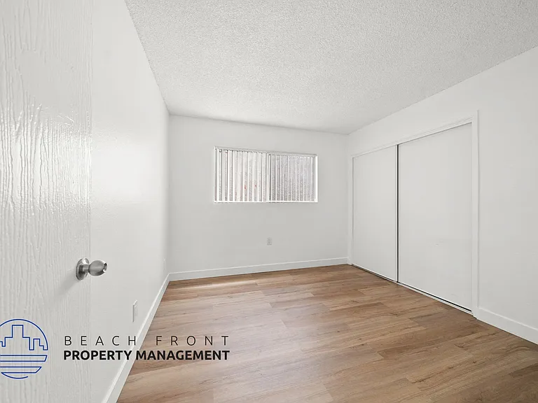 223-225 Shell St — Photo 14