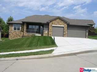 17218 Polk Cir, Omaha, NE 68135