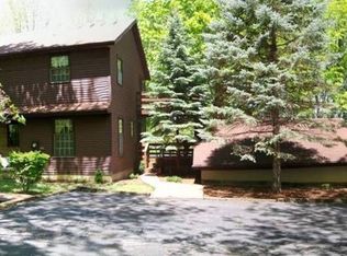 17713 Auburn Rd, Huntertown, IN 46748