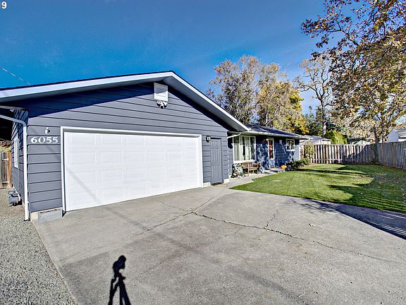 4th image of 6055 SE Lois St