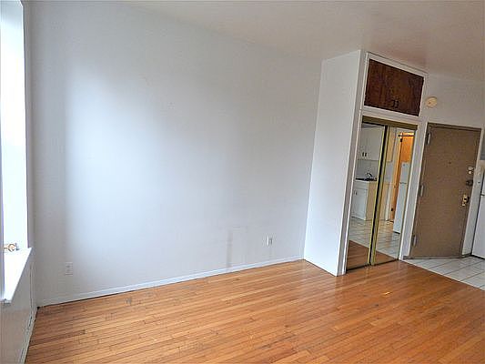 2nd image of 1733 2nd Ave APT 5C