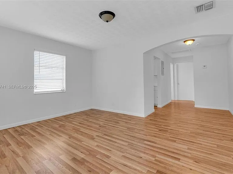 6340 Dawson St — Photo 8