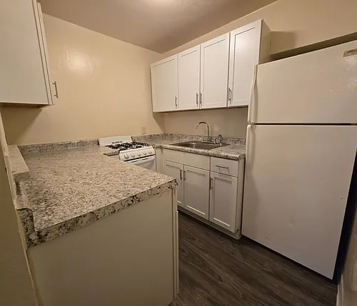 609 S Blackstone St #3 Photo 1