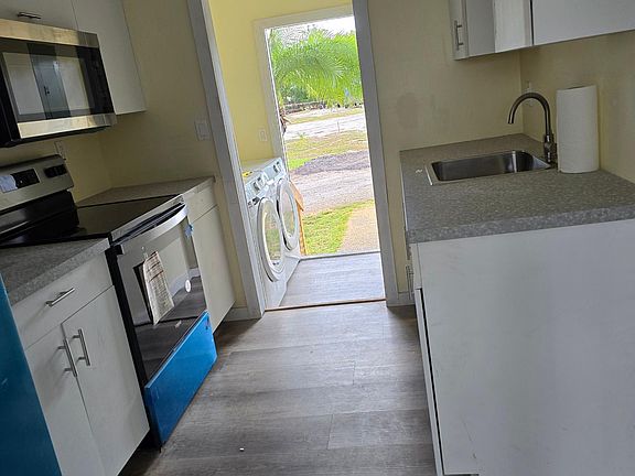3rd image of 110 Freesia St #5