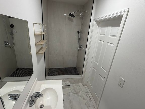 5th image of 1307 W Hollywood St