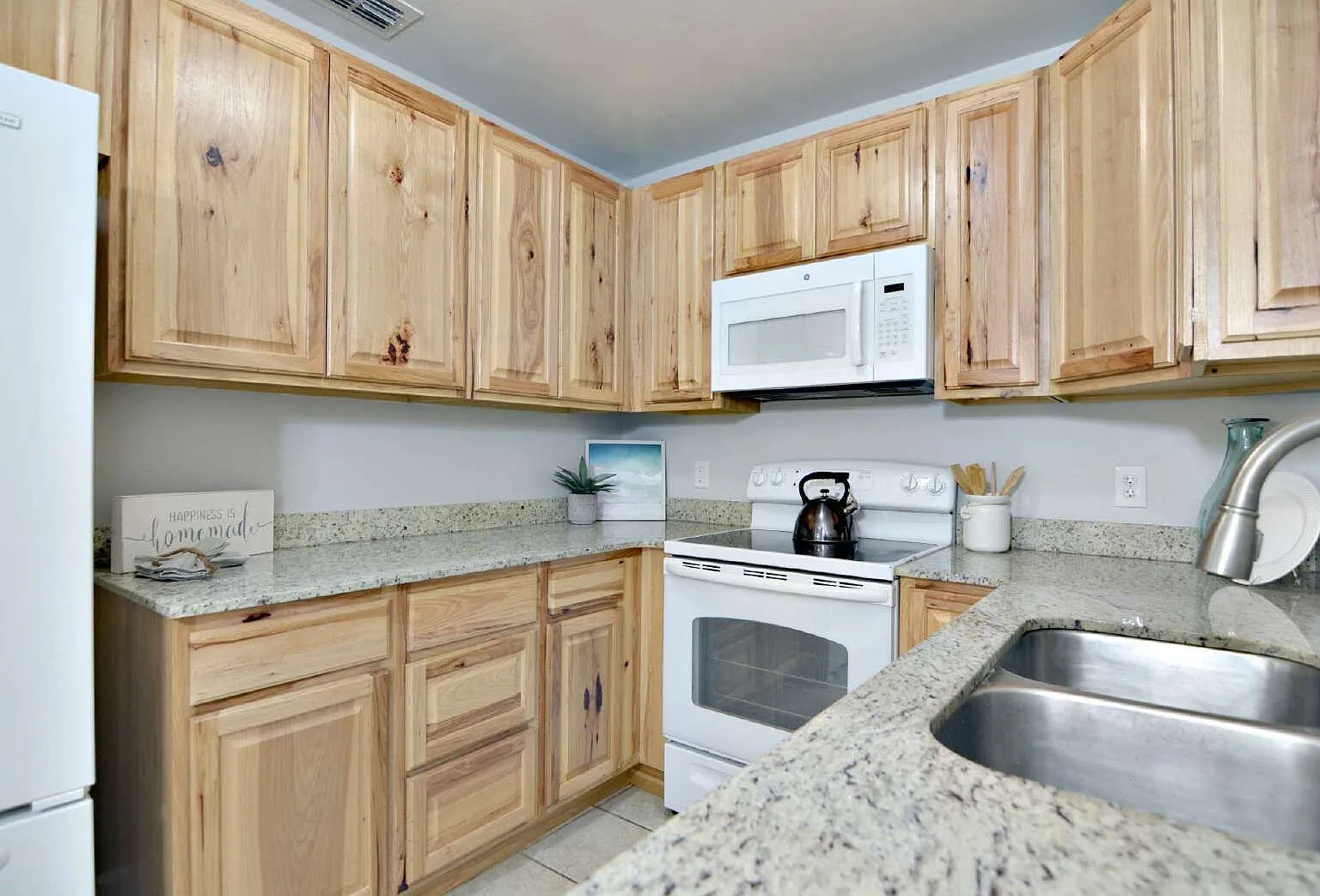 2 bed, 1.0 bath, 948 sqft, $2,350 — Photo 2
