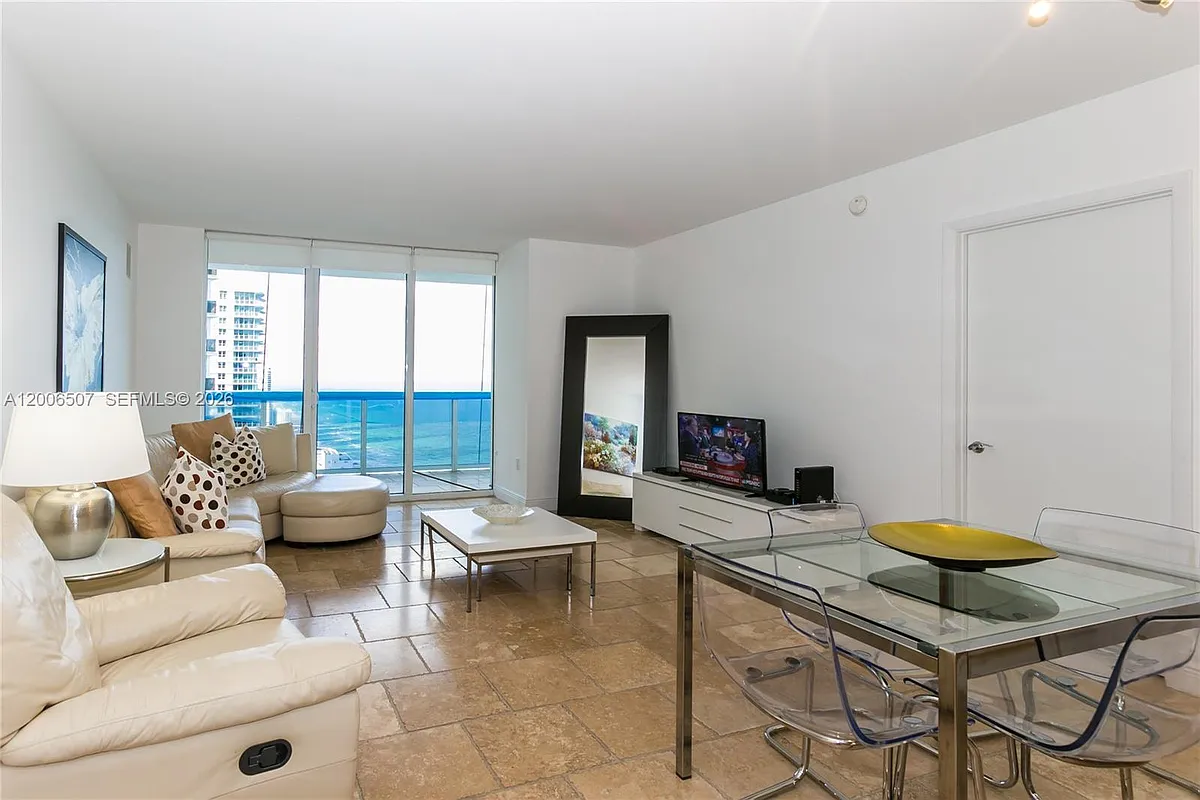Building Photo - 1830 S Ocean Dr #4010