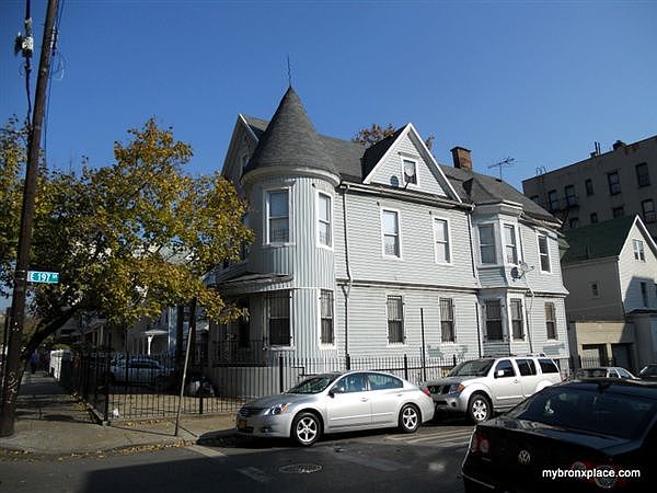 1-197 St And Bainbrige 3 Brms