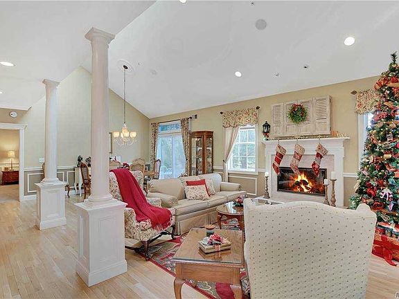 4th image of 65 Meadow Pond Cir #65