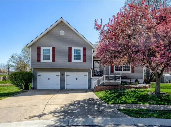 906 Courtland Ct, Belton, MO 64012