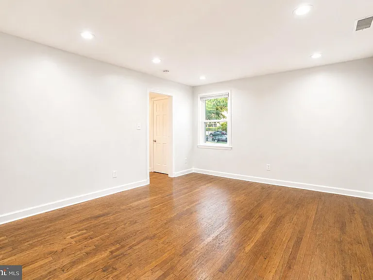 3927 Pennsylvania Ave SE #101 — Photo 5