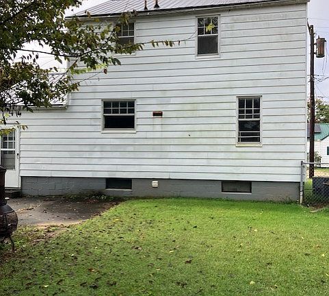 4th image of 192 N Park Dr