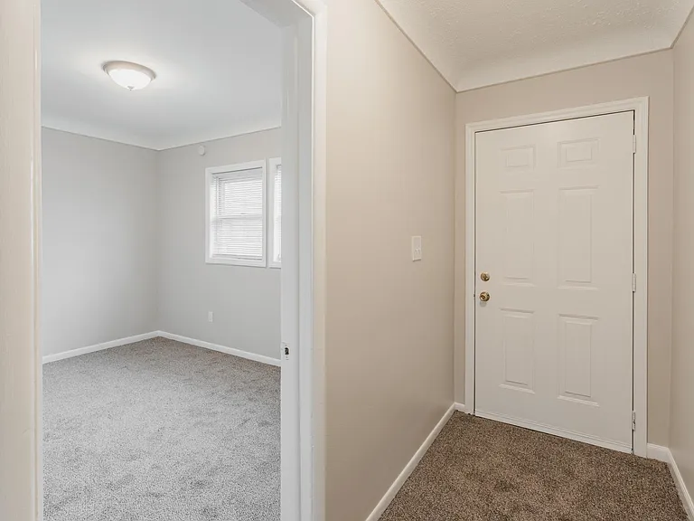 27 Gladwin Ave #27 — Photo 10