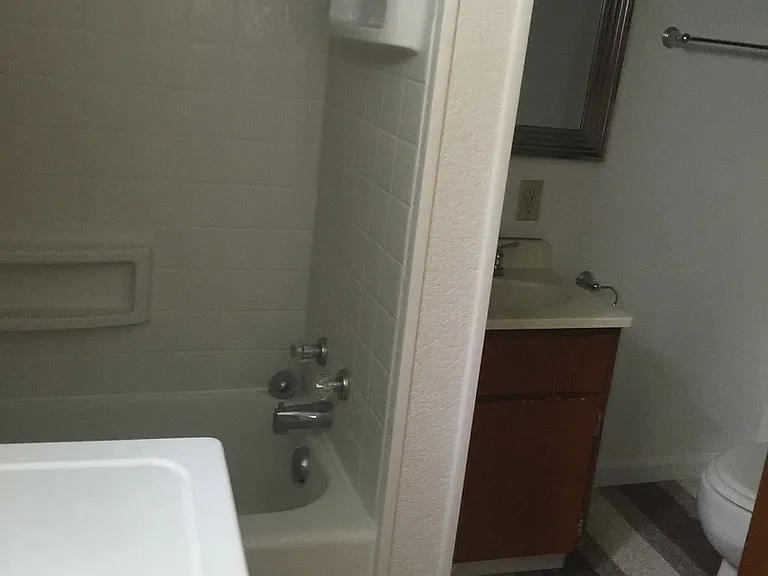 303 E Short St #1-2 — Photo 4