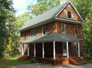 903 Oak Ln, Kilmarnock, VA 22482
