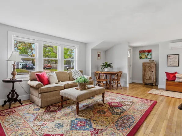 120 Chestnut Street, Hyannis, MA 02601