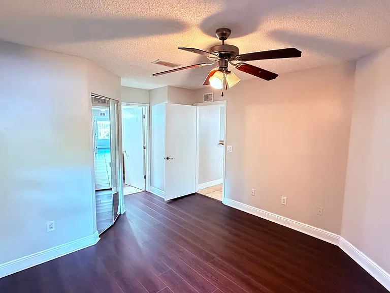 712 Secret Harbor Ln #100 — Photo 12