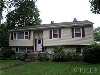 2nd image of 33 Lake St