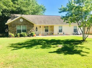 112 Palm Dr, Palestine, TX 75803