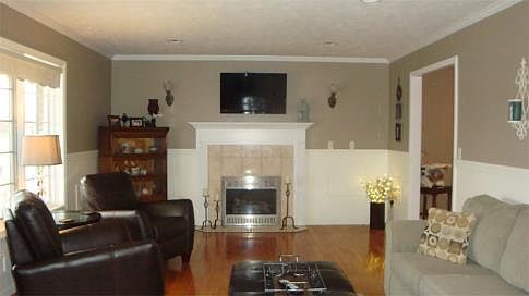 2nd image of 2001 Grafton Dr
