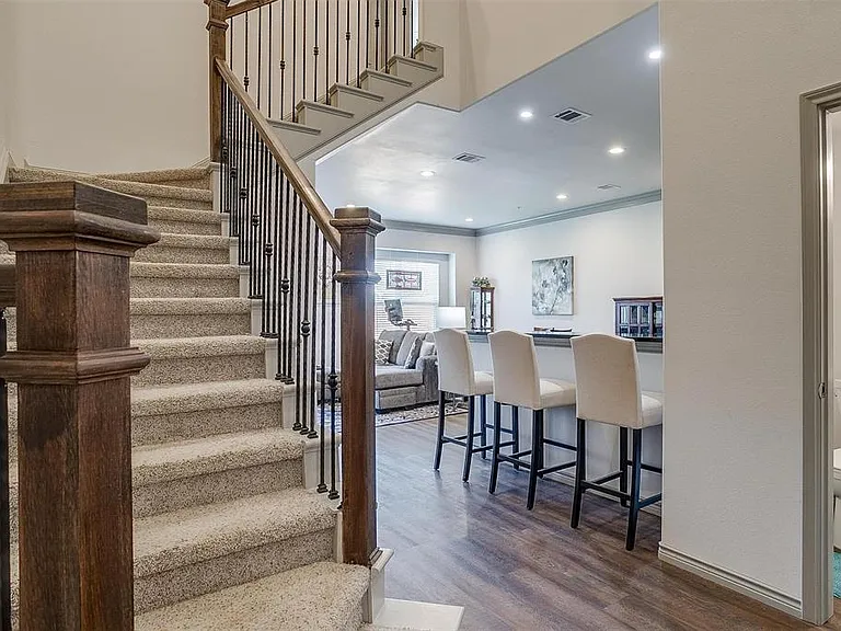 1313 Summerset Ln — Photo 12