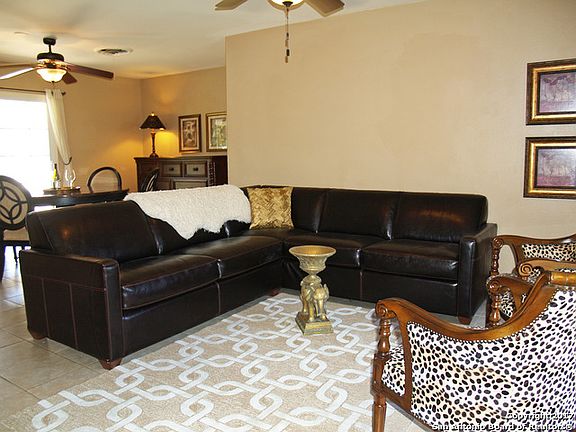 3rd image of 11210 Dreamland Dr