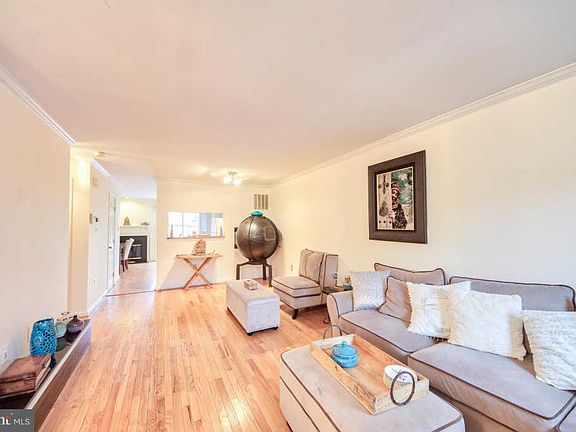 3rd image of 12869 Mill House Ct
