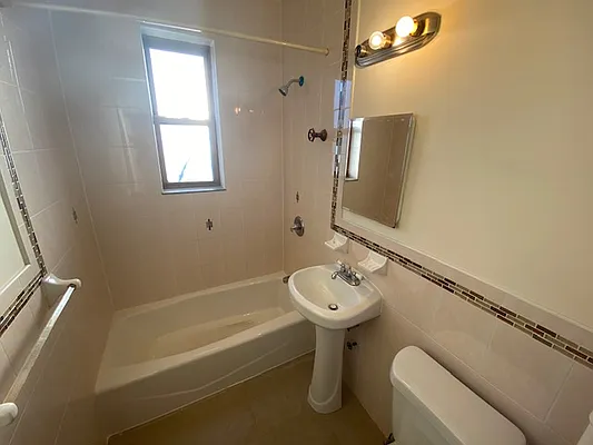 Rented by Silverstein Collection LLC  | media 11